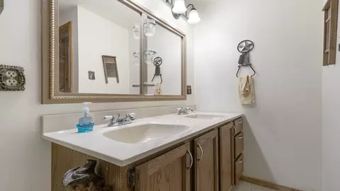 335 E 3rd St, Byron, IL 61010 photo 22