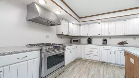335 E 3rd St, Byron, IL 61010 photo 13