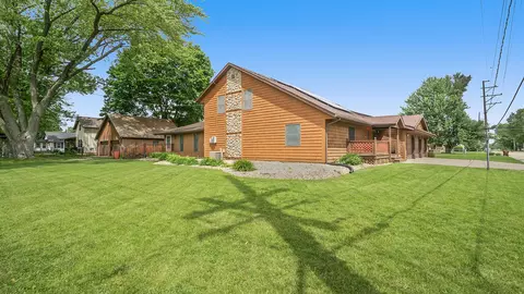 335 E 3rd St, Byron, IL 61010