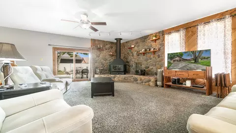 335 E 3rd St, Byron, IL 61010 photo 8