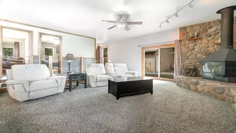 335 E 3rd St, Byron, IL 61010 photo 7