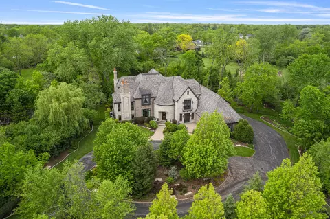 21 Aberdeen Ct, Bannockburn, IL 60015
