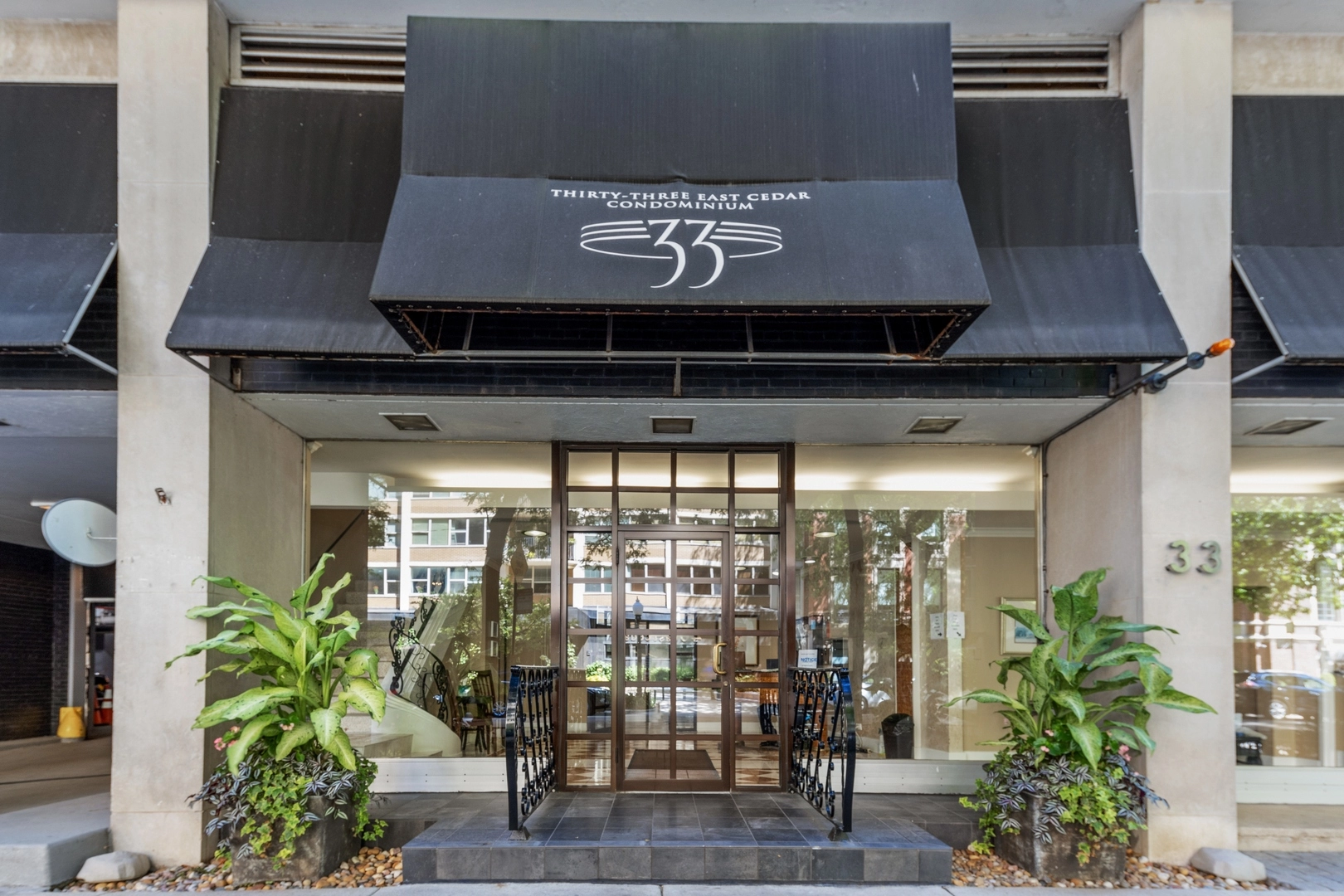 33 E Cedar St Unit 11C  