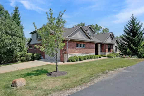 8 Margot Ln, Palos Heights, IL 60463