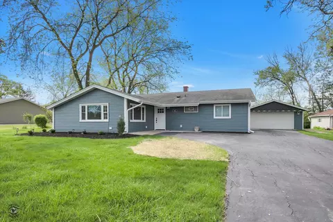 8821 Chadbourn Dr, Orland Park, IL 60462