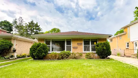 8942 Major Ave, Morton Grove, IL 60053