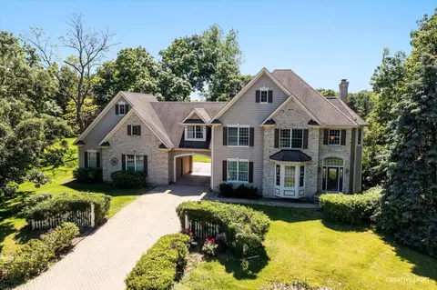 4 N972 Forest Trails Ct, Saint Charles, IL 60175