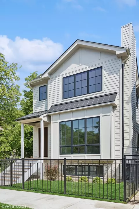 1850 W Cuyler Ave, Chicago, IL 60613