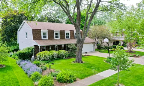 5834 Queens Cv, Lisle, IL 60532
