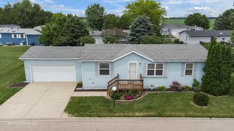 218 Meadowlark Ln, Sandwich, IL 60548