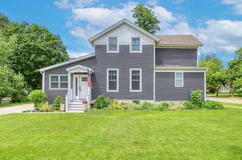 27 N Lincoln St, Batavia, IL 60510