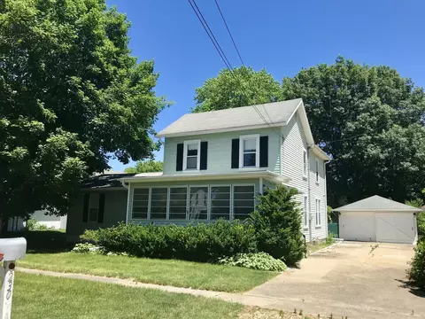 230 N Arch St, Tiskilwa, IL 61368