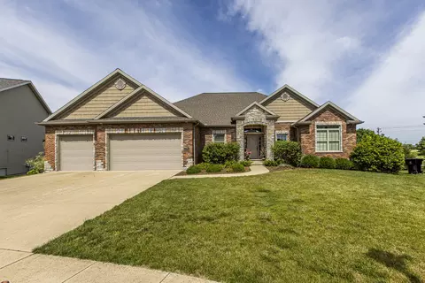16 Kilborn Ct, Bloomington, IL 61704