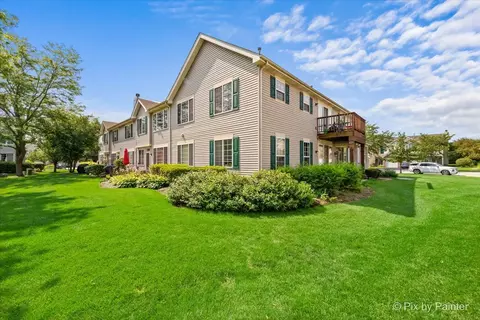7410 Grandview Ct, Carpentersville, IL 60110