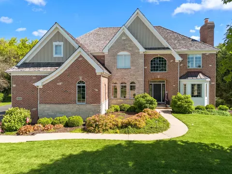 10810 Bull Valley Dr, Woodstock, IL 60098