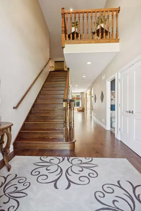 450 Dara James Rd, Des Plaines, IL 60016 photo 4