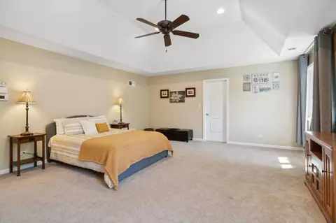 450 Dara James Rd, Des Plaines, IL 60016 photo 22