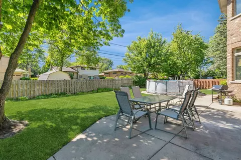 450 Dara James Rd, Des Plaines, IL 60016 photo 37