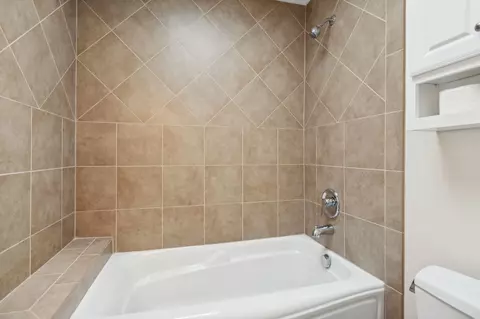 450 Dara James Rd, Des Plaines, IL 60016 photo 31
