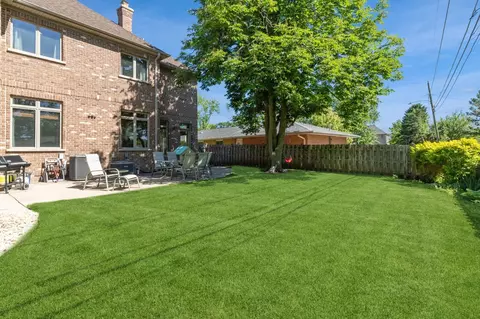 450 Dara James Rd, Des Plaines, IL 60016 photo 39