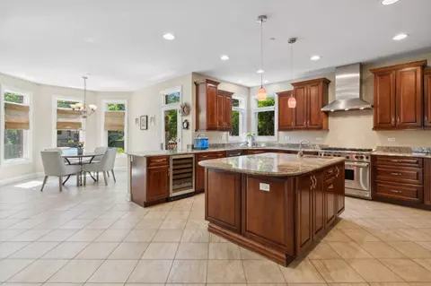 450 Dara James Rd, Des Plaines, IL 60016 photo 14