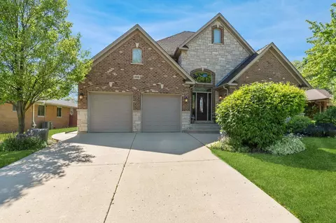 450 Dara James Rd, Des Plaines, IL 60016