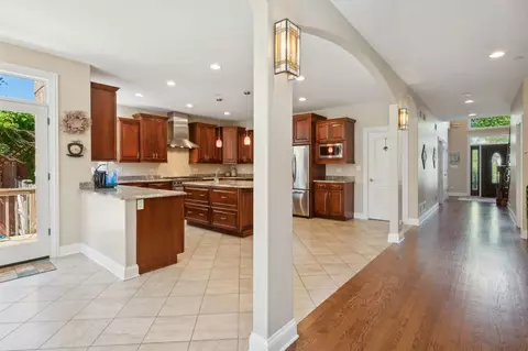 450 Dara James Rd, Des Plaines, IL 60016 photo 5