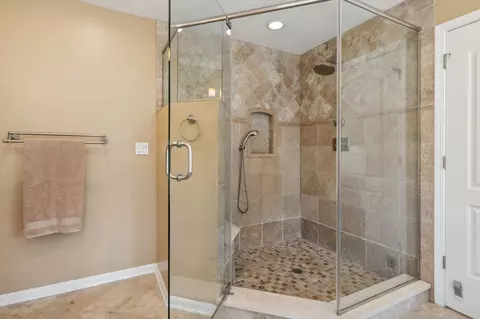 450 Dara James Rd, Des Plaines, IL 60016 photo 25