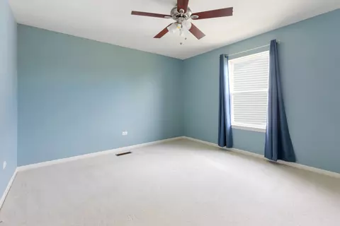 Bedroom - 617 Erin Dr, Elgin, IL 60124 photo 2 of 3