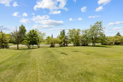 Exterior - 617 Erin Dr, Elgin, IL 60124 photo 6 of 7