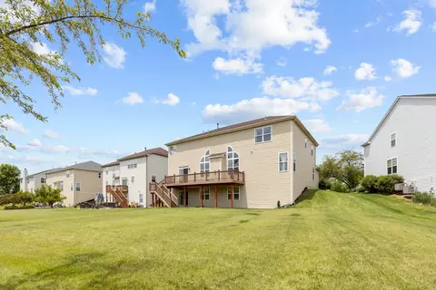Exterior - 617 Erin Dr, Elgin, IL 60124 photo 5 of 7