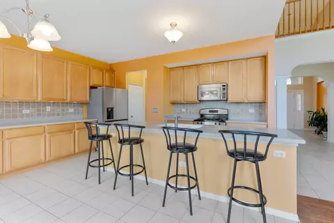 Kitchen - 617 Erin Dr, Elgin, IL 60124 photo 3 of 3