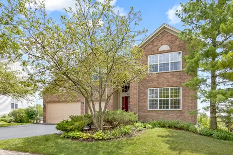 617 Erin Dr, Elgin, IL 60124