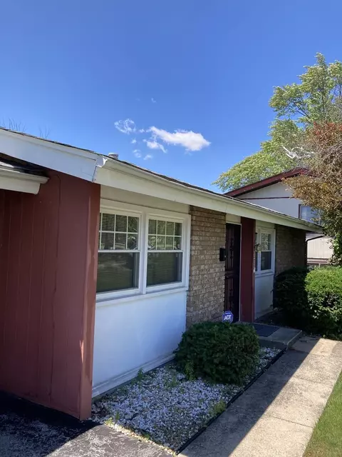 3203 Fountainbleau Dr, Hazel Crest, IL 60429