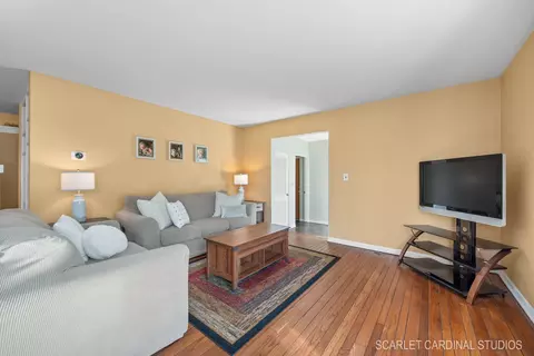 5 E Gartner Rd, Naperville, IL 60540 photo 6