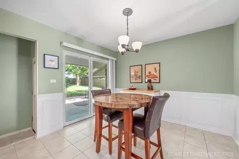 5 E Gartner Rd, Naperville, IL 60540 photo 5
