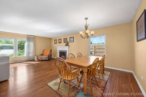 5 E Gartner Rd, Naperville, IL 60540 photo 10