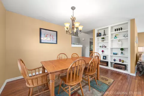 5 E Gartner Rd, Naperville, IL 60540 photo 9