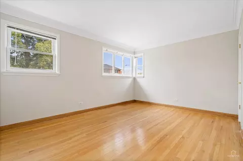 374 Alles St, Des Plaines, IL 60016 photo 10