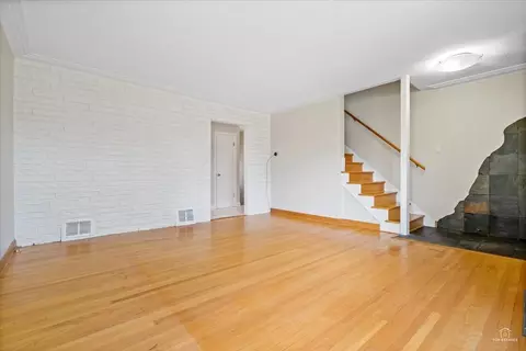 374 Alles St, Des Plaines, IL 60016 photo 8