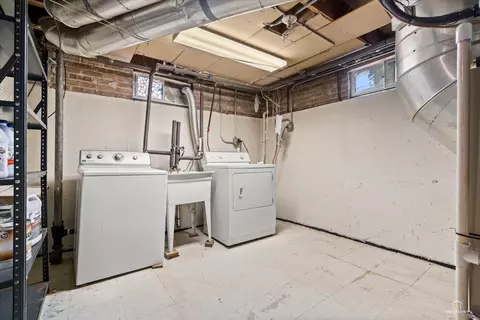 374 Alles St, Des Plaines, IL 60016 photo 17