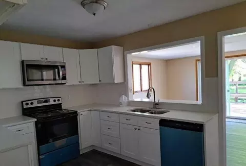 314 W Weldon St, Roberts, IL 60962 photo 3