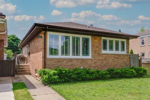1324 Seward St, Evanston, IL 60202