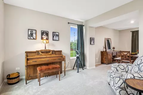 Entry Way - 7008 Liam Ln, Mchenry, IL 60050 photo 2 of 4