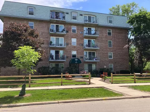 5125 Blodgett Ave #318, Downers Grove, IL 60515