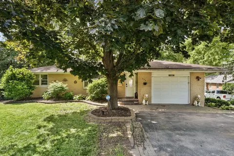 304 Mills Rd, Joliet, IL 60433