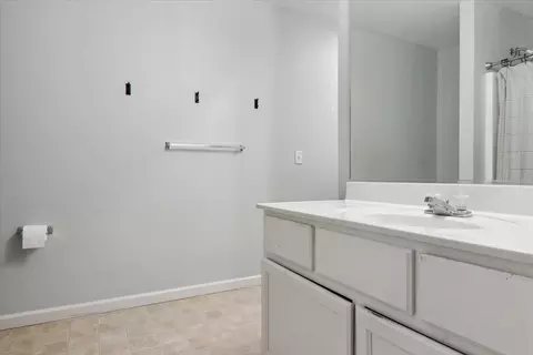 Bath - 1412 Montgomery St, Normal, IL 61761 photo 3 of 4