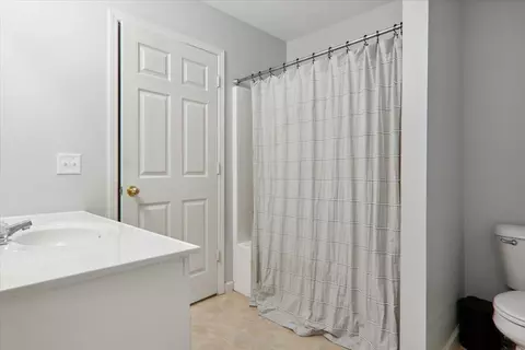 Bath - 1412 Montgomery St, Normal, IL 61761 photo 4 of 4