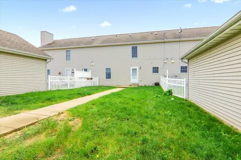Exterior - 1412 Montgomery St, Normal, IL 61761 photo 3 of 4
