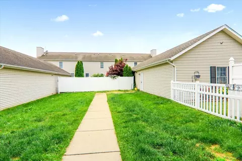 Exterior - 1412 Montgomery St, Normal, IL 61761 photo 2 of 4